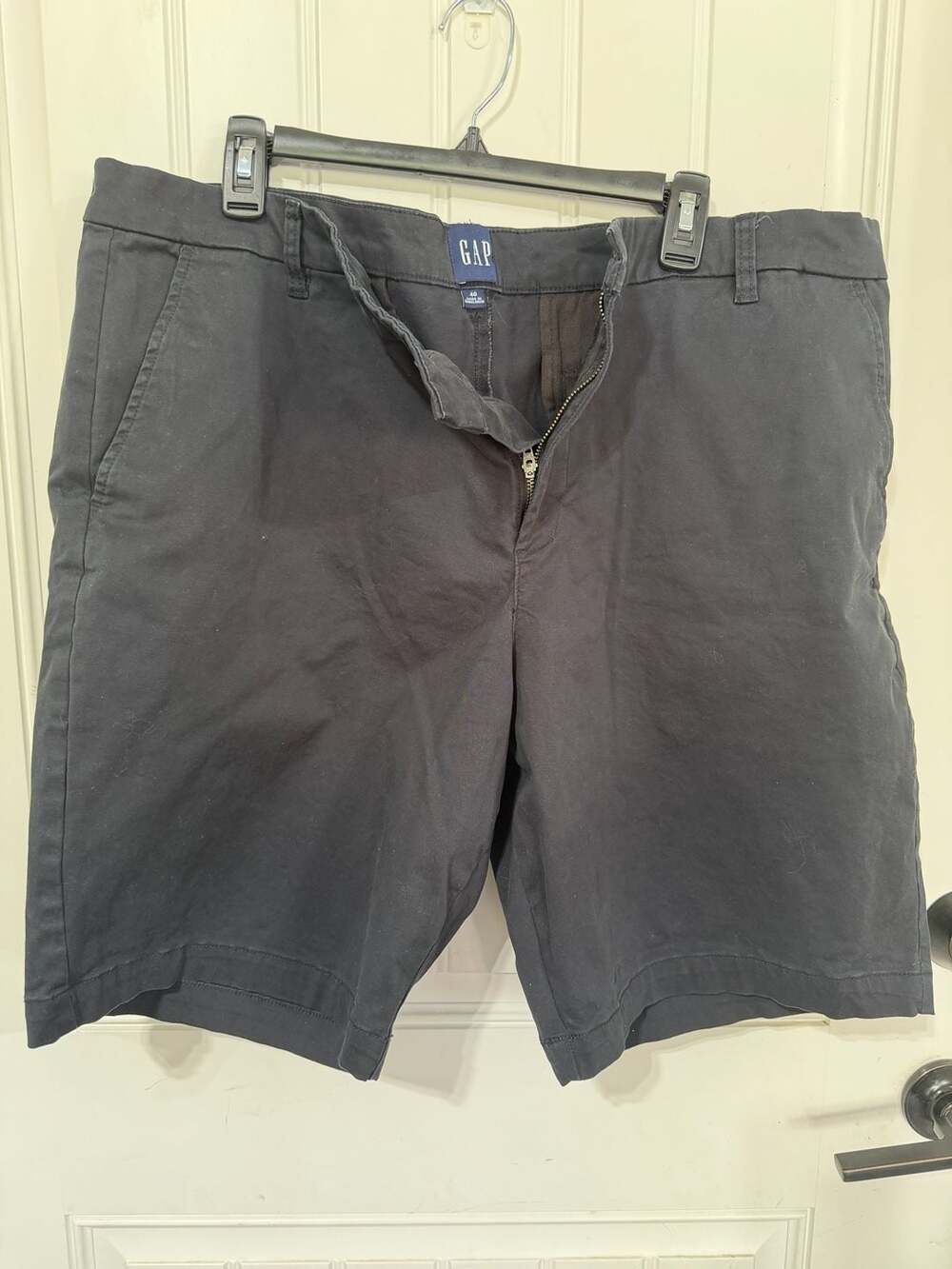 Gap Men's Black Flat Front Chino Shorts Size 40